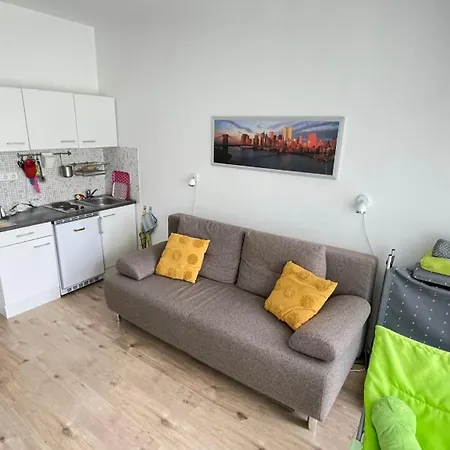 Aniko Vizparti Studio Apartman Apartament *